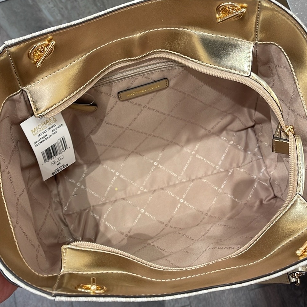 MICHAEL KORS 
Jet Set Travel Large Signature Chain Shoulder Tote Bag
Pale Gold - Picture 11 of 16